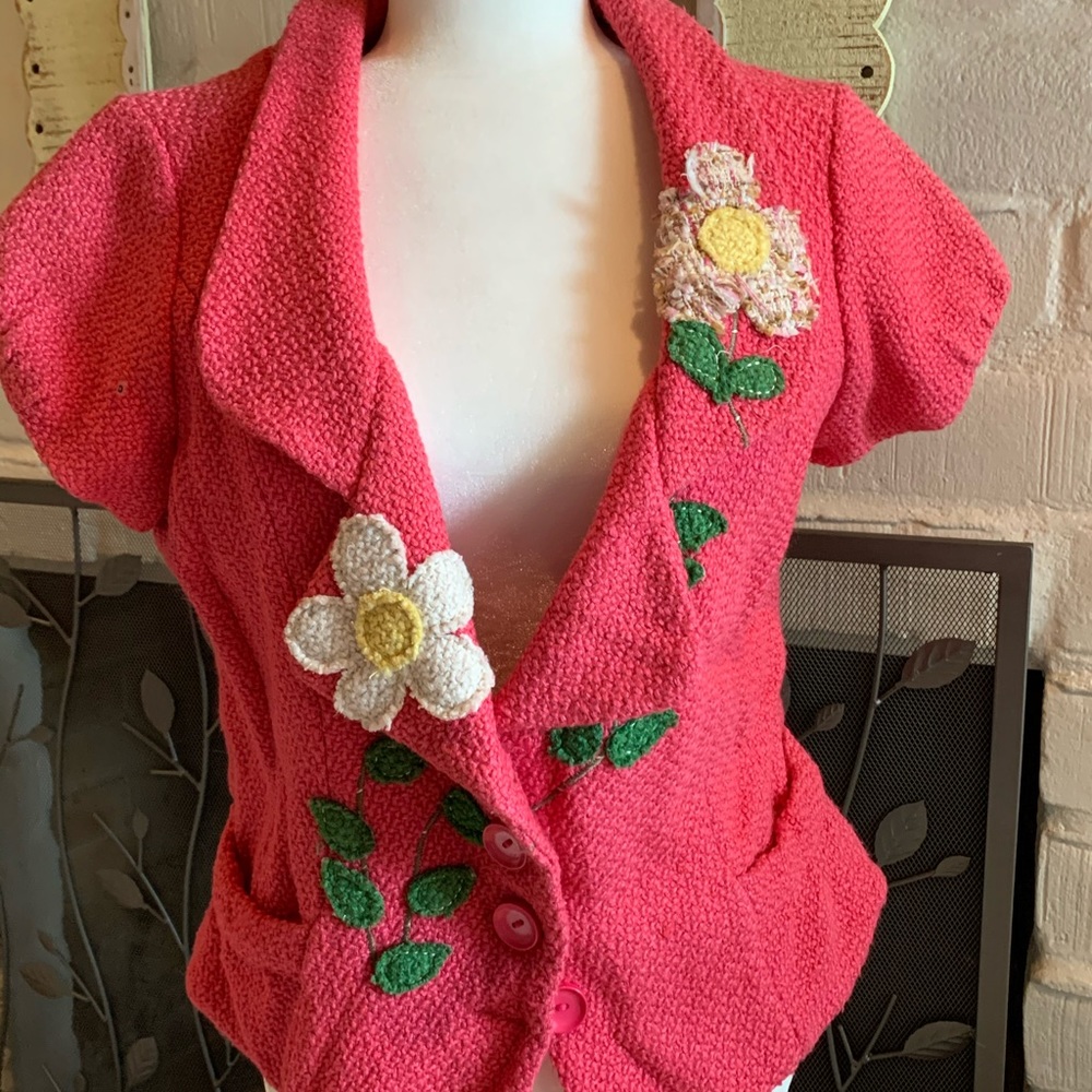 Short sleeved jacket